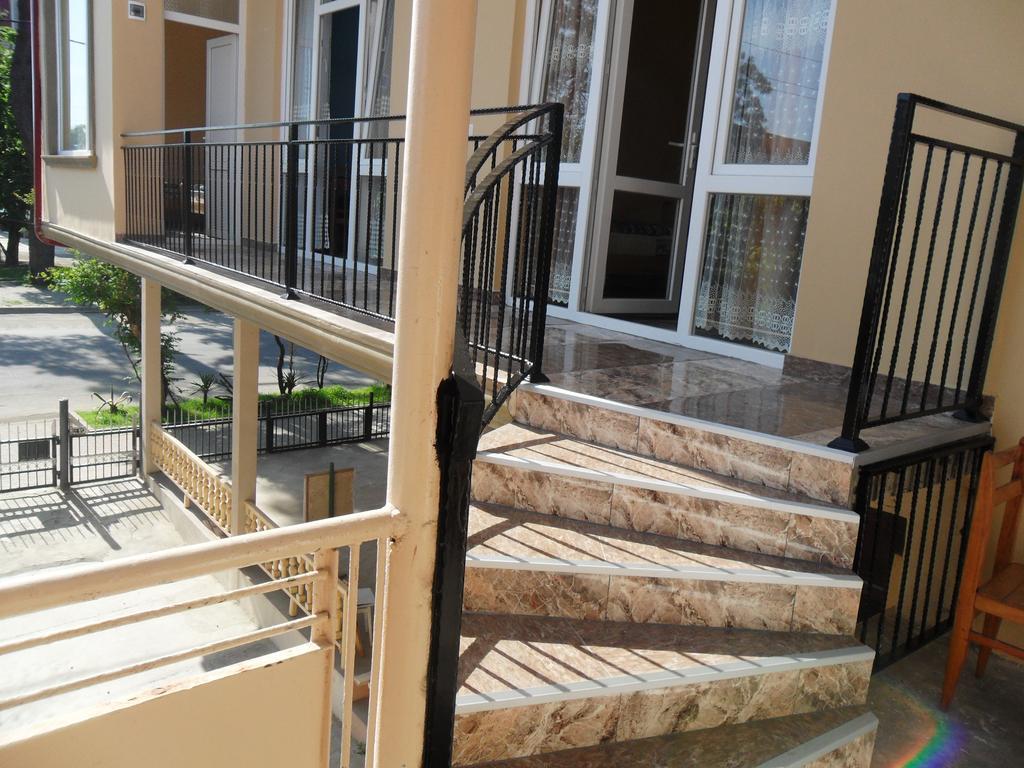 Guest House Nika Kobuleti Exterior photo