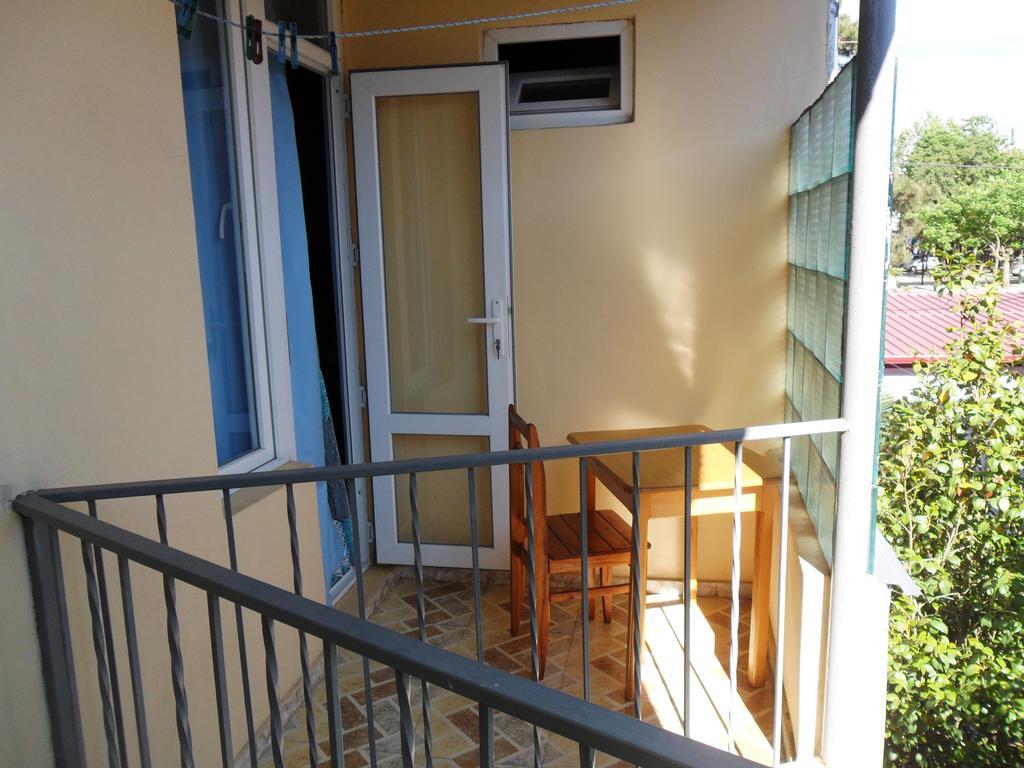 Guest House Nika Kobuleti Exterior photo