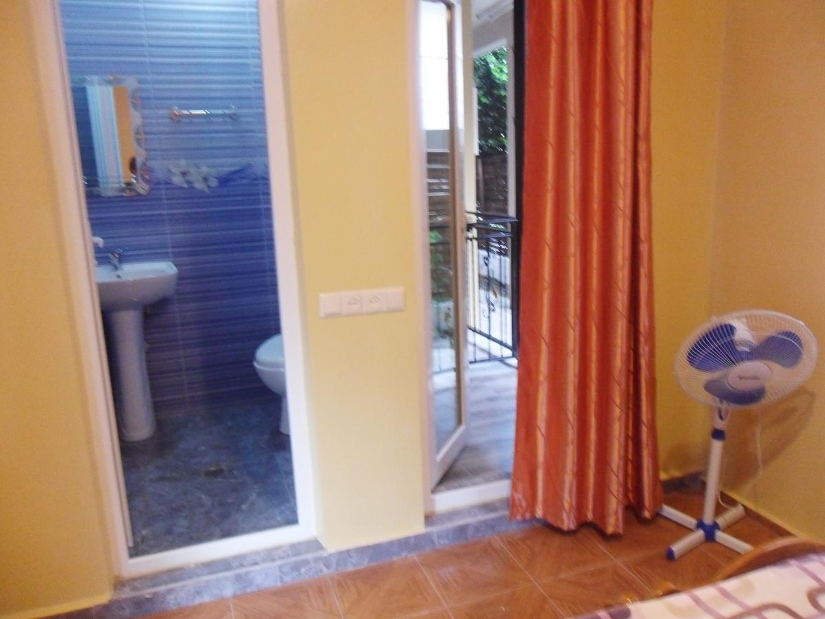 Guest House Nika Kobuleti Exterior photo